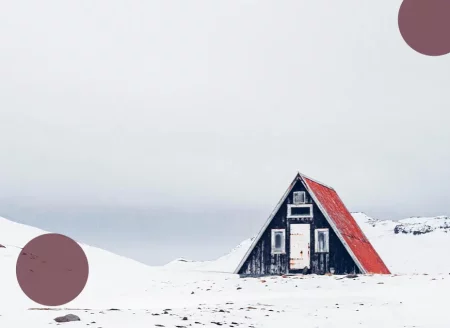 A-Frame Schutzhütte in verschneiter Landschaft in Island – Beitragsbild des Textes Lieblingsorte in Island